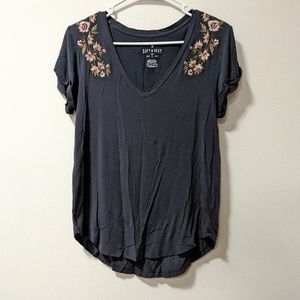 American Eagle Soft & Sexy Embroidered V-Neck T-Shirt XS
